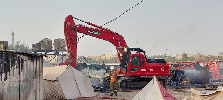 جرافات الإطفاء قامت بإزالة آثار الحريق
