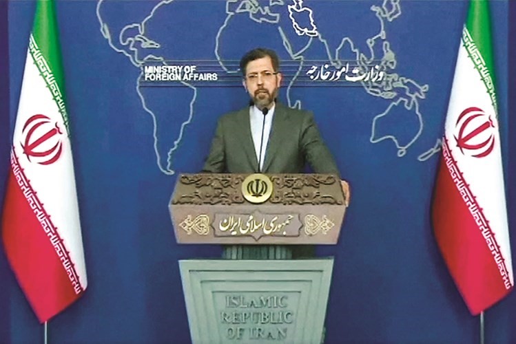 المتحدث باسم الخارجية الإيرانية سعيد خطيب زاده خلال مؤتمر صحافي (أ.ف.پ)