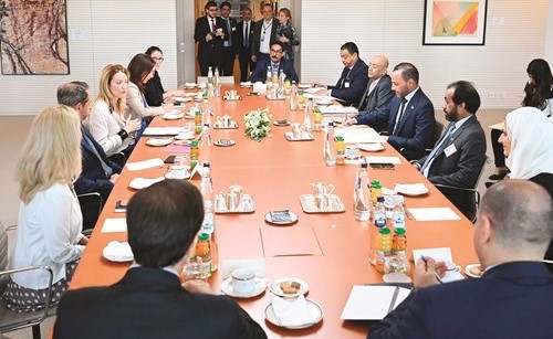 رئيس مجلس الأمة مرزوق الغانم خلال جلسة مباحثات مع رئيسة البرلمان الأوروبي روبرتا ميتسولا