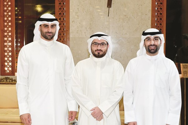 د.محمد أحمد الجسار وخالد محمود الجسار ويوسف أحمد الجسار