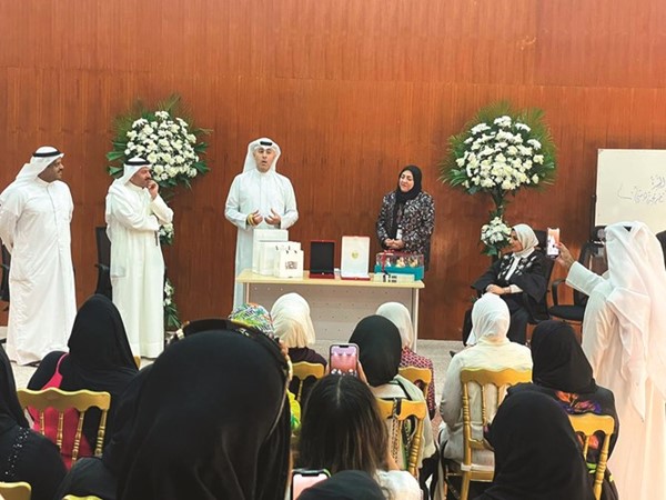 وكيل الإذاعة د. يوسف السريع وأحمد الفضلي وإبراهيم ماتقي وفريدة دهراب في حفل وداع خديجة دشتي