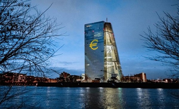 البنك المركزي الأوروبي يضع خططا للحد من تأثيرات سحب برنامج شراء السندات