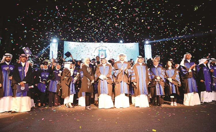 جانب من حفل تخريج طلبة المعهد العالي للفنون المسرحية دفعة ٢٠٢١ - ٢٠٢٢	(محمد هاشم)
