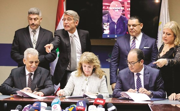 جانب من توقيع اتفاقية استجرار الغاز المصري الى لبنان عبر سورية	(محمود الطويل)