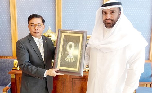 مدير جامعة الكويت استقبل سفير تايلند