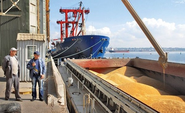 بريطانيا: يجب حل أزمة الحبوب العالقة في أوكرانيا بحلول الشهر المقبل