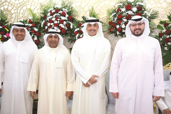 د.عبدالعزيز الصقعبي ومحمد المطير ود.بدر الملا ود.حمد المطر خلال حفل الاستقبال