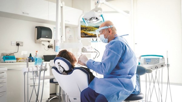 خدمات مميزة في طب الأسنان توفرها مراكز ضمان