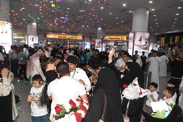 جانب من استقبال حجاج بيت الله الحرام في مطار الكويت