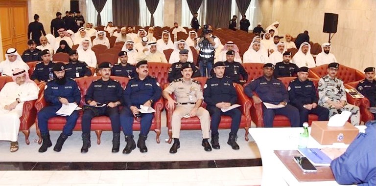 قيادات أمنية وممثلون عن الحسينيات ودور العبادة شاركوا في الاجتماع