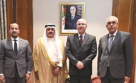 رئيس الوزراء الجزائري أيمن بن عبدالرحمن مستقبلا المستشار جمال الجلاوي