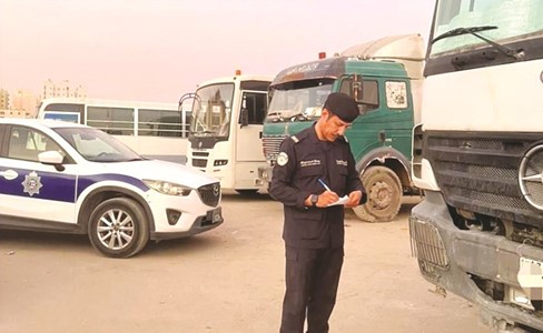مخالفة 98 شاحنة لاستغلال أملاك الدولة في «الصباحية»