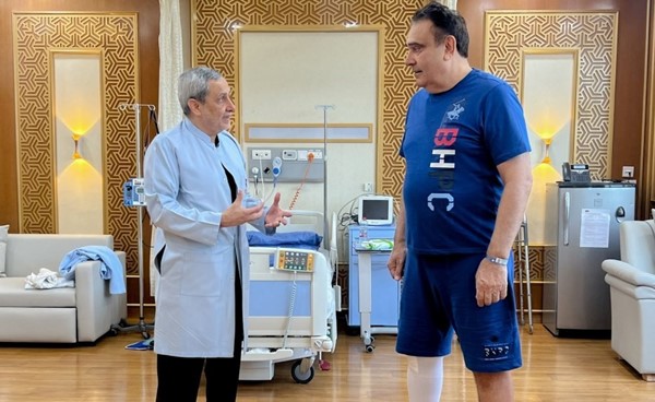 دبي : نجاح أول جراحة في المنطقة لاستبدال ركبة بالطباعة ثلاثية الأبعاد والحفاظ على "الصليبي"