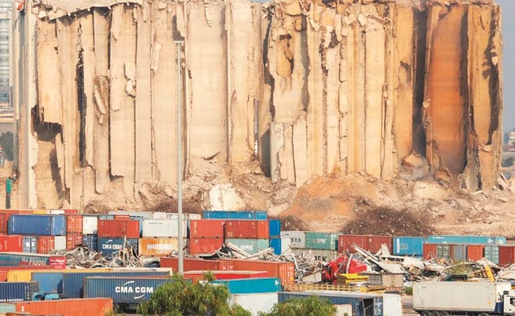 إهراءات القمح عشية الذكرى الثانية لانفجار مرفأ بيروت وتحذيرات من انهيارات أخرى	(محمود الطويل)
