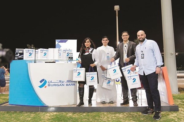 فريق بنك برقان في الركن المخصص للحملة خلال دوري الاتحاد الكويتي للفروسية