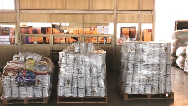 مئات من علب الحليب أعيدت إلى وزارة التجارة