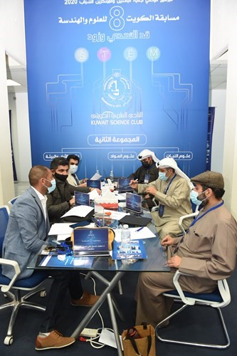 أعضاء لجنة تحكيم المجموعة الثانية من المسابقة