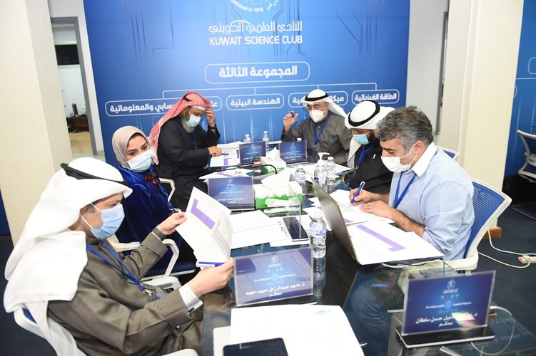 أعضاء لجنة تحكيم المجموعة الثالثة من المسابقة