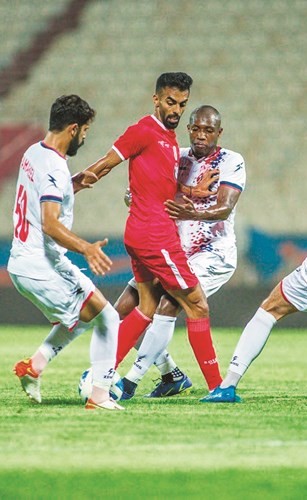 أحمد الظفيري سجل هدفا للأبيض أمام الفحيحيل	 (المركز الإعلامي بالكويت)