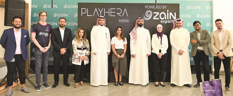 مسؤولو Zain Esports ومجموعة زين وPLAYHERA في لقطة جماعية