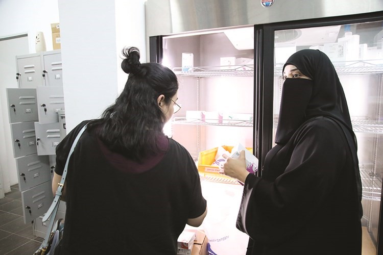 معاينة المواد والمعدات الطبية بالسرداب