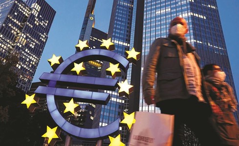 «الوطني»: «المركزي الأوروبي» سيرفع الفائدة 50 نقطة الأسبوع الجاري