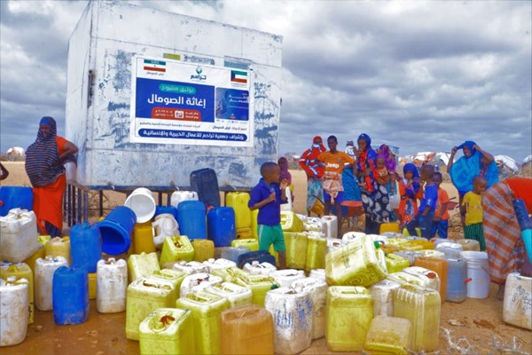 "تراحم الخيرية" 10آلاف مستفيد من مساعدات المرحلة الأولى لإغاثة الصومال