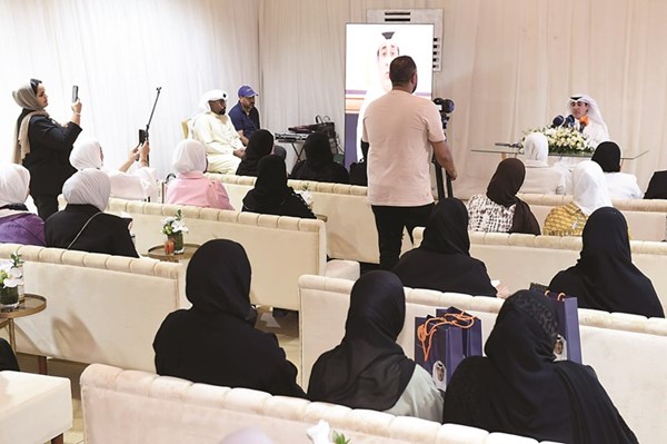 ثامر العنزي متحدثا إلى ناخبات الدائرة الثانية	 (متين غوزال)