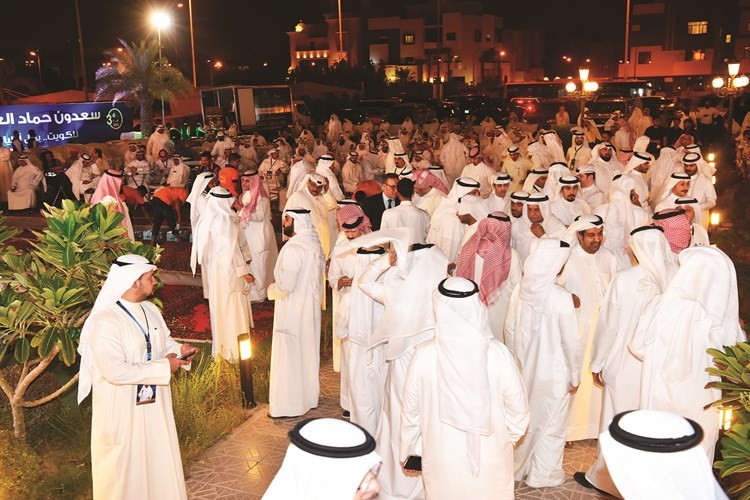 جموع من مؤيدي سعدون حماد
