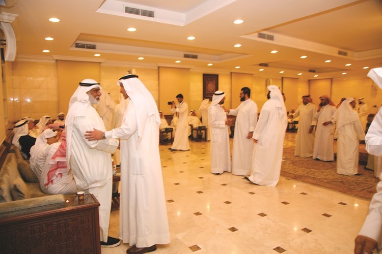 أهالي الدائرة الأولى في ديوان عاشور