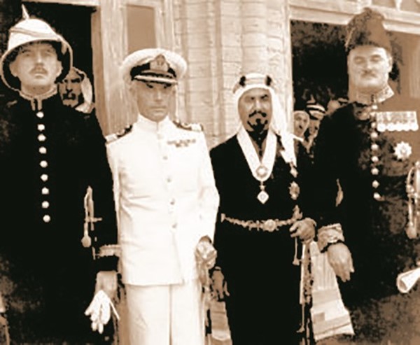 الشيخ أحمد الجابر خلال زيارته لبريطانيا