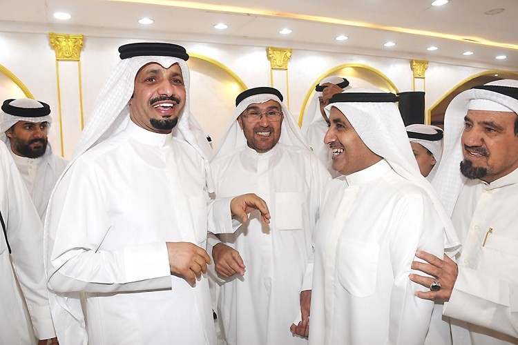  وحديث باسم مع أبناء الدائرة