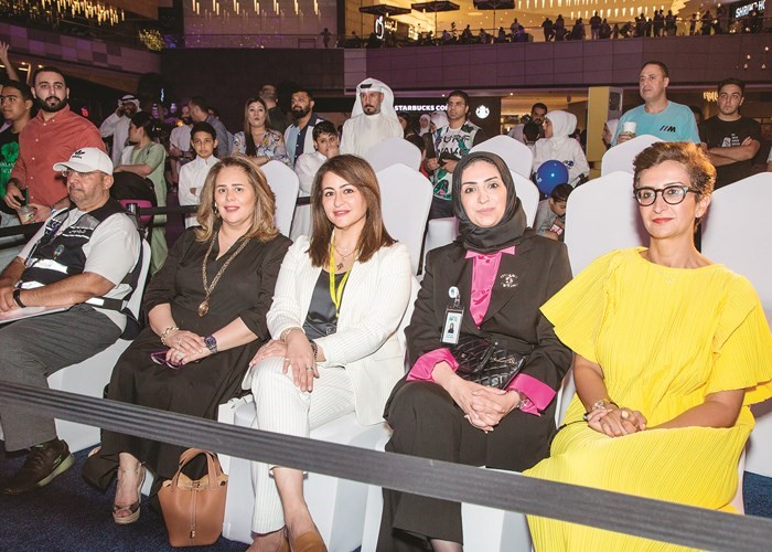 جهير معرفي ود. حنين الرميحي وأفراح الأربش خلال السحب