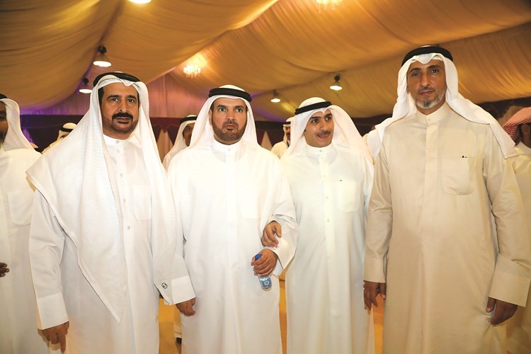  ومتوسطا بعض الناخبين