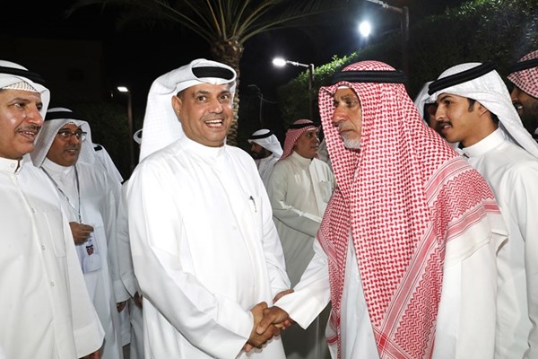 ويستقبل أحد أبناء الدائرة