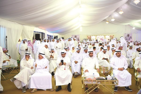 الحضور خلال الندوة