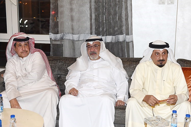 زيد العرو مع بعض الحضور