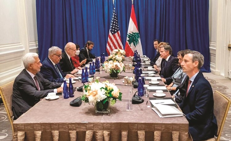 رئيس الحكومة نجيب ميقاتي خلال اجتماع مع وزير خارجية الولايات المتحدة الاميركية انتوني بلينكن في نيويورك