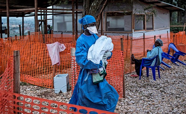 كينيا تعزز المراقبة الحدودية بعد ظهور الأيبولا في أوغندا