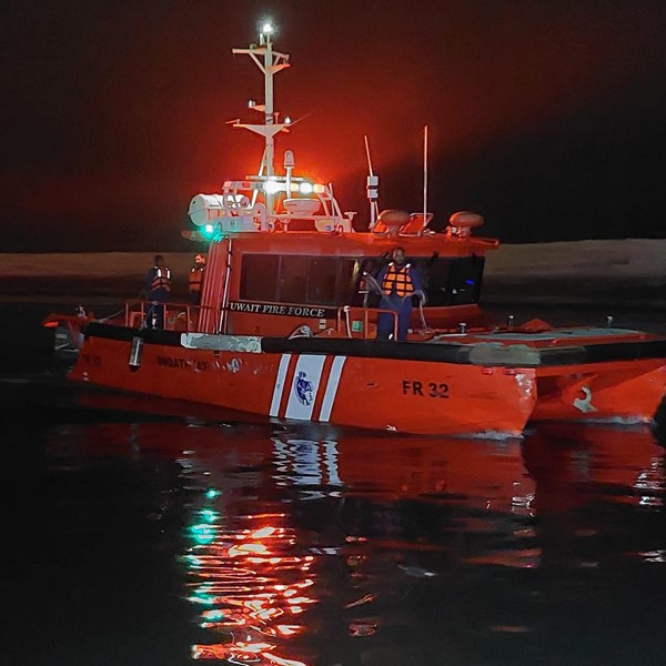 إنقاذ سبعة مواطنين بعد غرق قاربهم بالقرب من جزيرة كُبر
