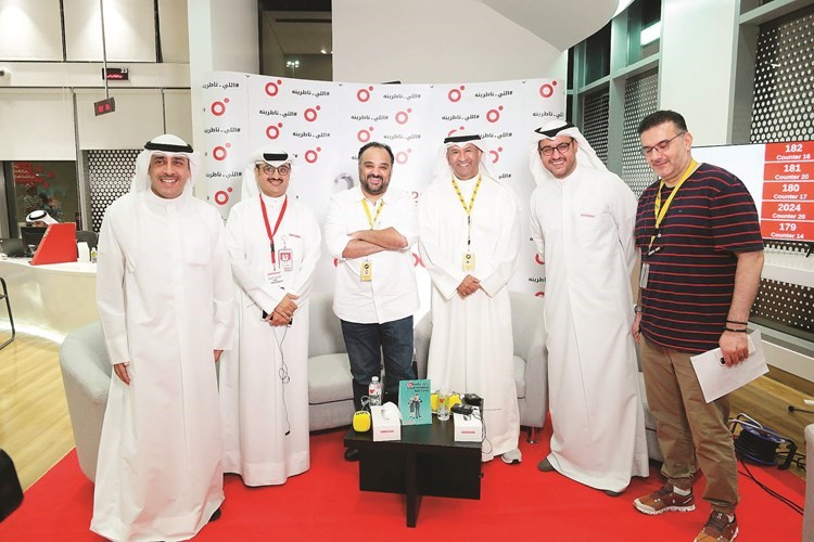 جانب من لقاء إذاعة 360 مع ممثل البنك الوطني علي الملا وممثلي ooredoo ناصر العبدالله وحمد المطر