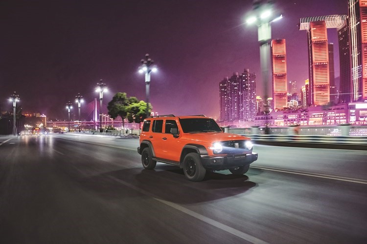 «ماكفم» تطلق علامة «Tank» للسيارات الرياضية الفاخرة متعددة الاستخدامات في السوق الكويتي