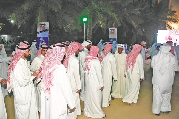 ابناء الدائرة الخامسة في مقر د.سعود الطامي