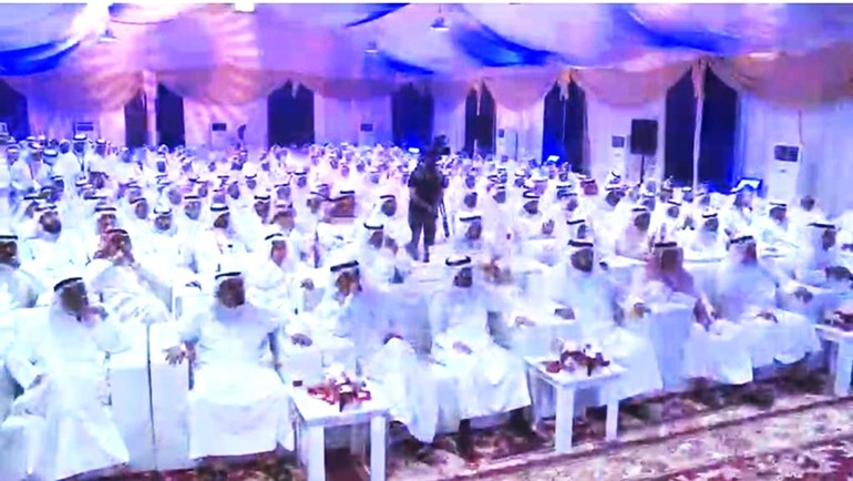 الحضور في مقر خالد القبيل