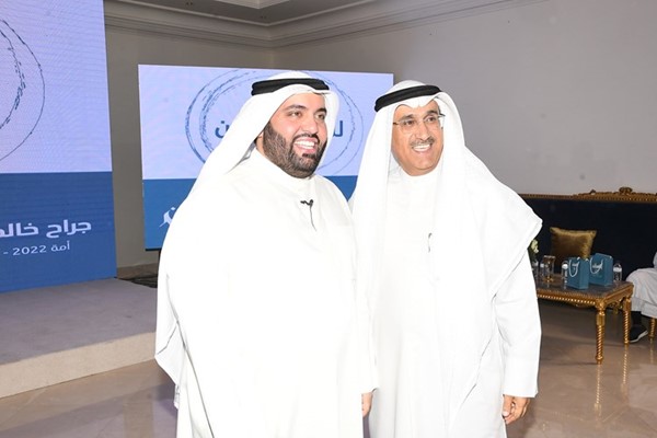 جراح الفوزان مع احد الحضور