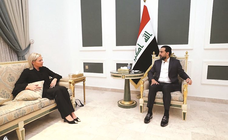 رئيس البرلمان العراقي محمد الحلبوسي مستقبلا الممثلة الخاصة للأمين العام للأمم المتحدة في بغداد جينين بلاسخارت(واع)