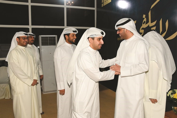 أسامة الزيد أثناء استقباله المهنئين