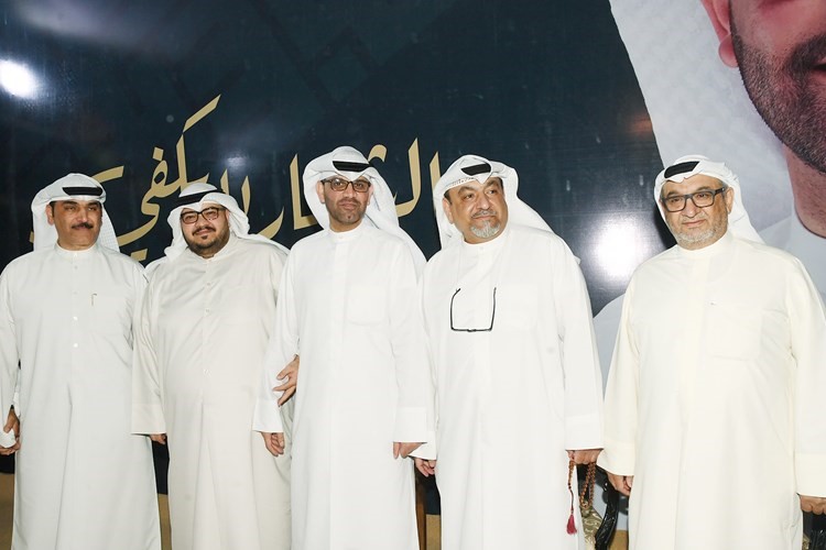 أسامة الزيد مع بعض المهنئين
