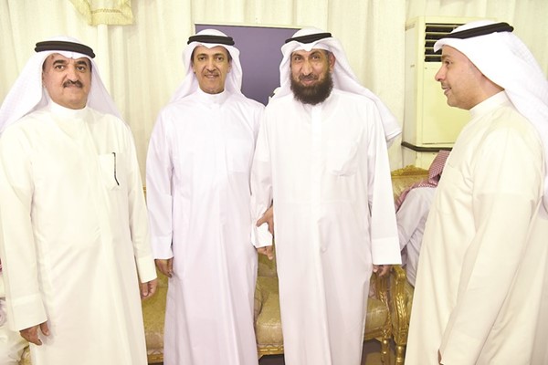 د.مشعان العتيبي مباركا لخالد العتيبي