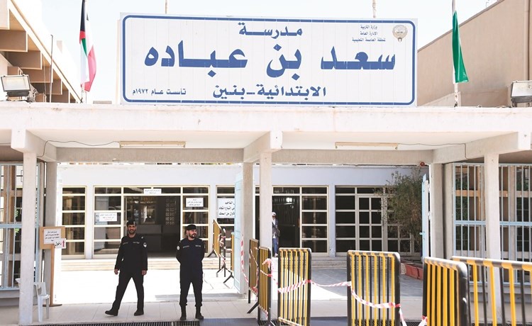 إحدى المدارس التي أجريت فيها عملية الاقتراع أمس(محمد هاشم)